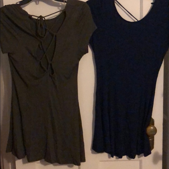 Dresses - Picture 2 of 2